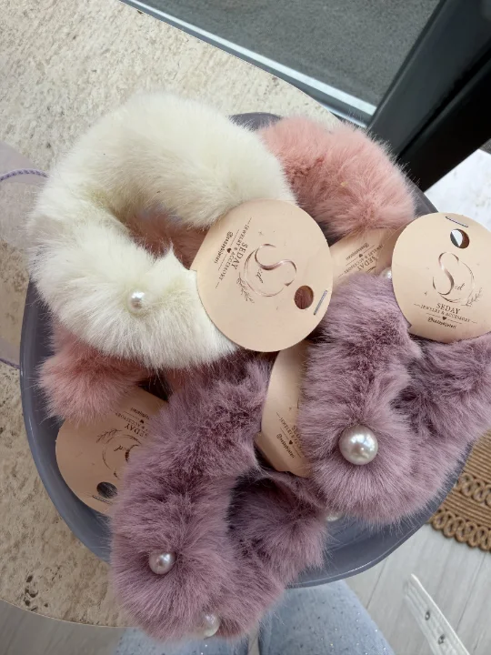 İncili Peluş Simit Toka