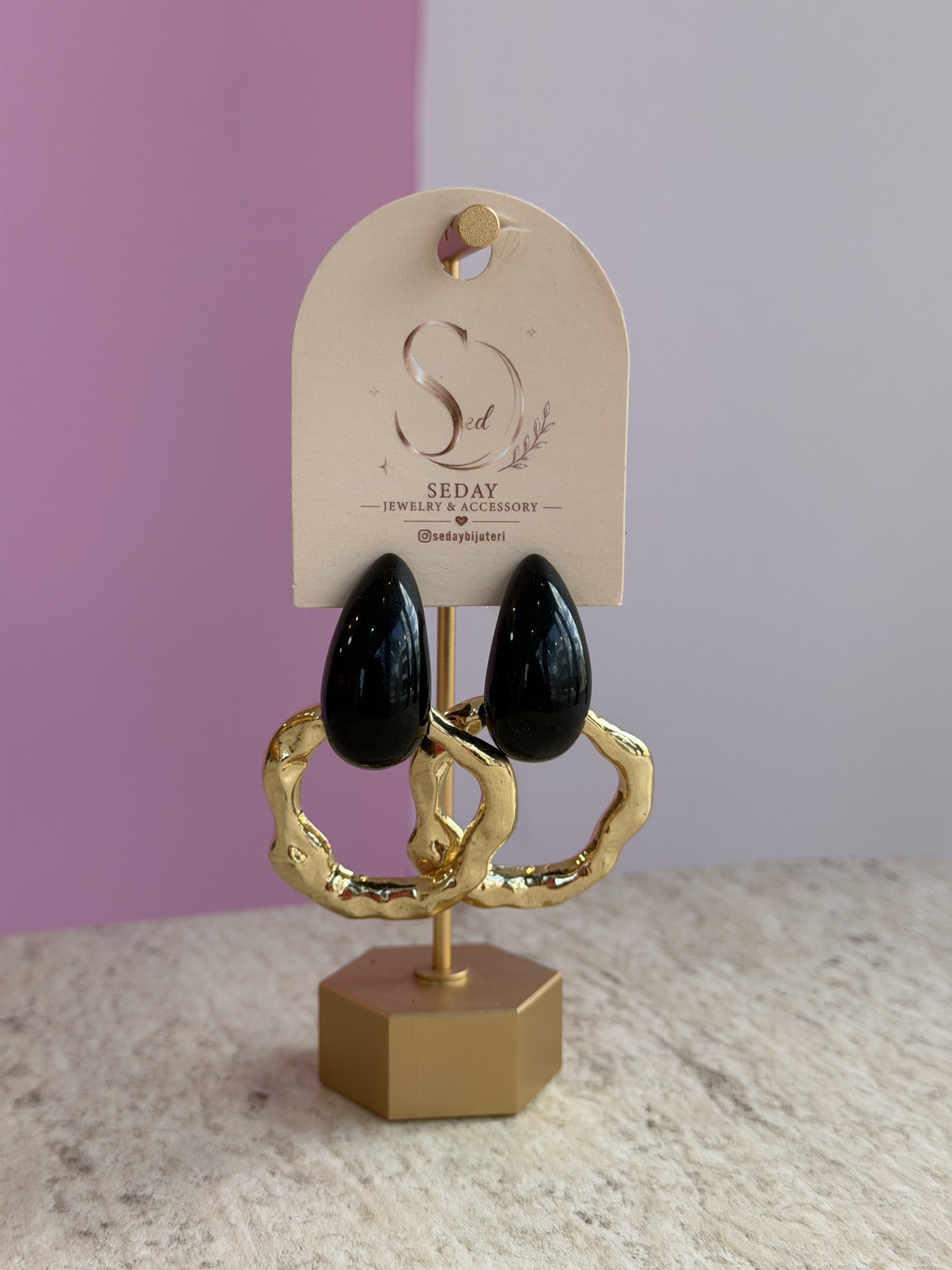 Siyah-Gold Küpe