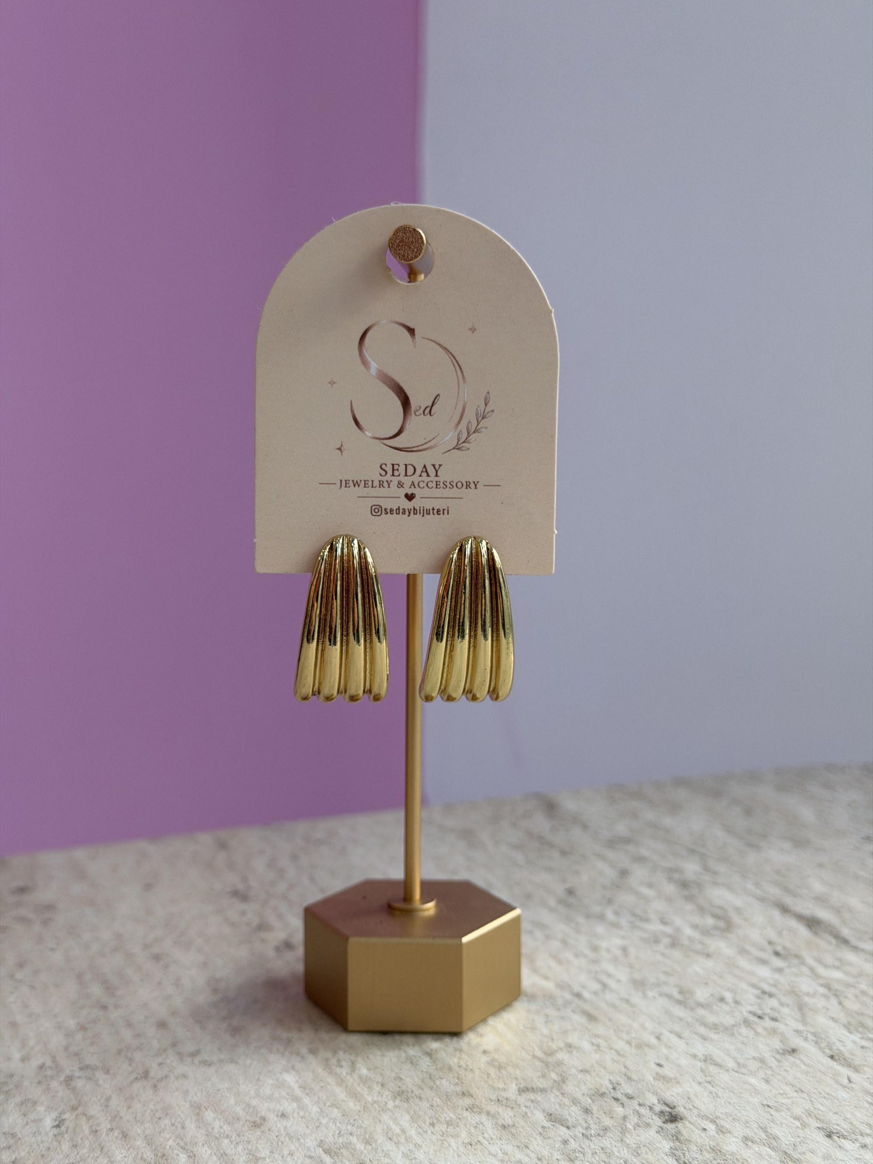 Gold Plaka Küpe